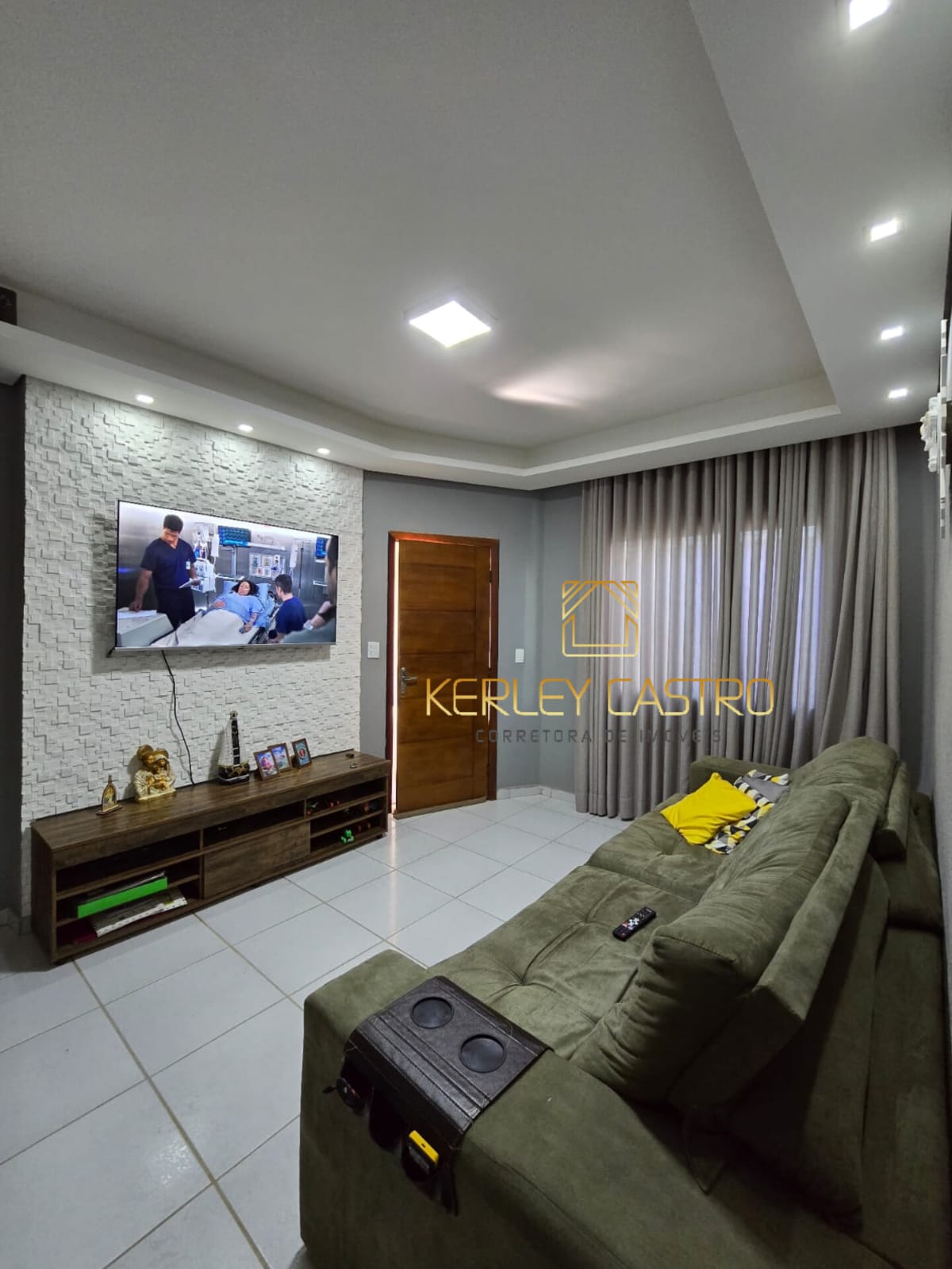 VENDO ÓTIMA CASA C/ VARANDA GOURMET-BELA VISTA